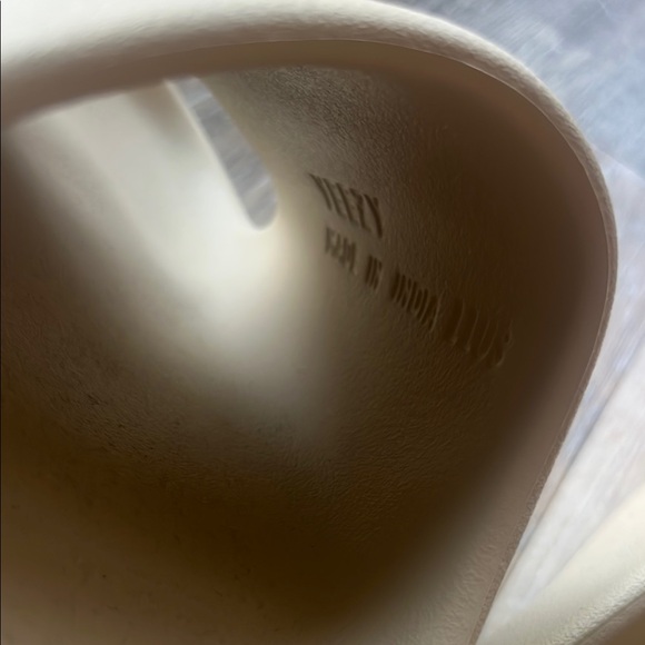 Yeezy Slide Sandals - Bone - Men’s 11 - Picture 3 of 12
